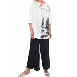 Ozai N Ku White & Black Abstract Art House Shirt – Oversized Button Front
